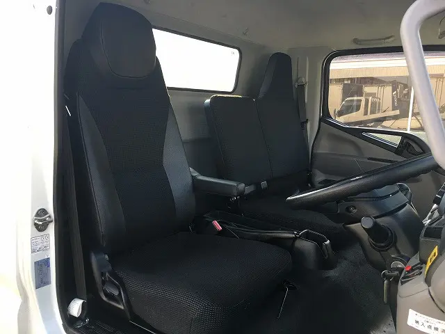 三菱 キャンター 2PG-FEB80(2WD)の写真36