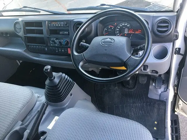 日野 デュトロ TKG-XZU700M(2WD)の写真36