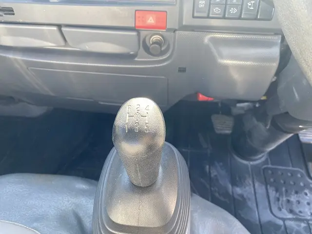 いすゞ エルフ TRG-NJR85A(2WD)の写真30