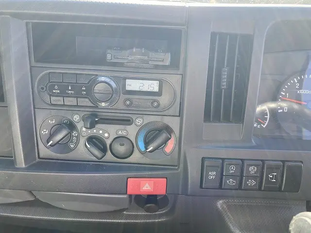 いすゞ エルフ TRG-NJR85A(2WD)の写真31