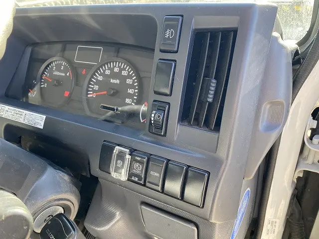 いすゞ エルフ TRG-NJR85A(2WD)の写真32