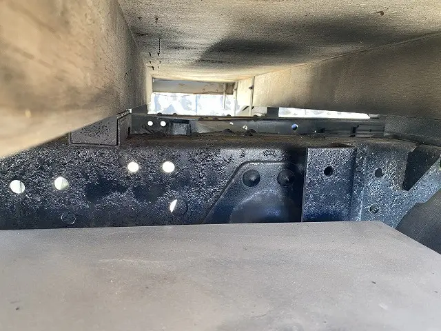 いすゞ エルフ TRG-NJR85A(2WD)の写真45