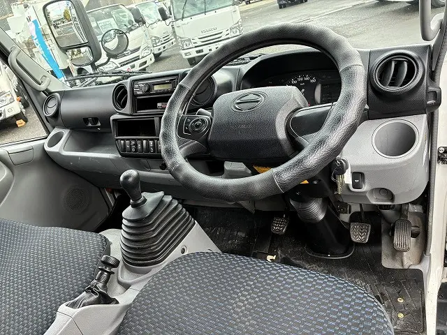 日野 デュトロ 2RG-XZU605M(2WD)の写真32