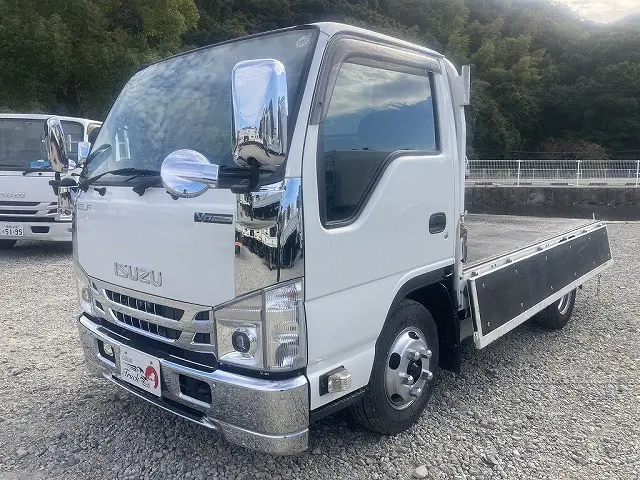 いすゞ エルフ 2RG-NJR88A(2WD)の写真9