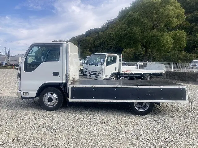 いすゞ エルフ 2RG-NJR88A(2WD)の写真11