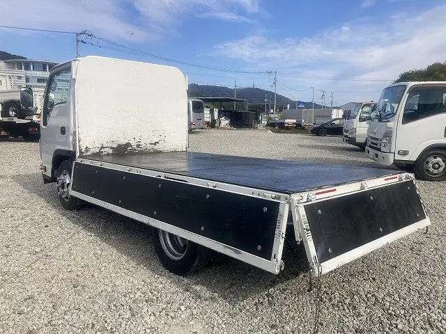 いすゞ エルフ 2RG-NJR88A(2WD)の写真13