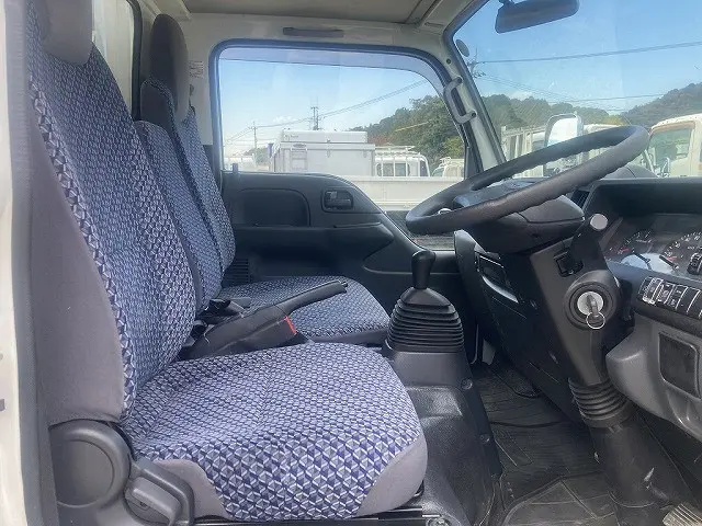 いすゞ エルフ 2RG-NJR88A(2WD)の写真18