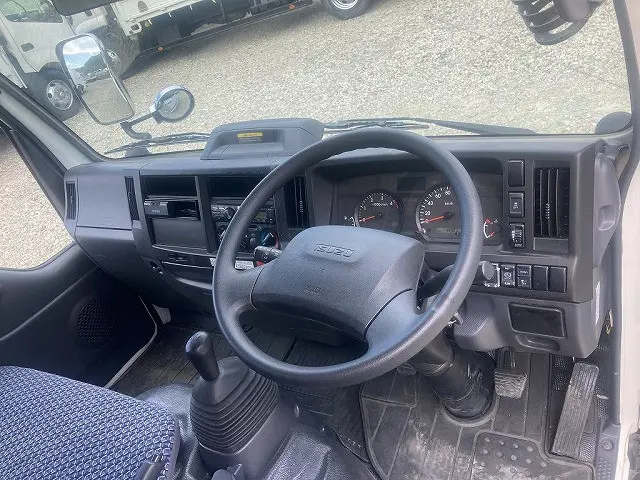 いすゞ エルフ 2RG-NJR88A(2WD)の写真19