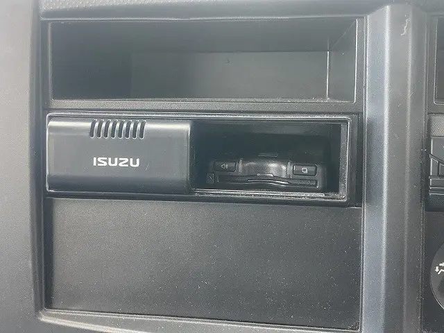 いすゞ エルフ 2RG-NJR88A(2WD)の写真20