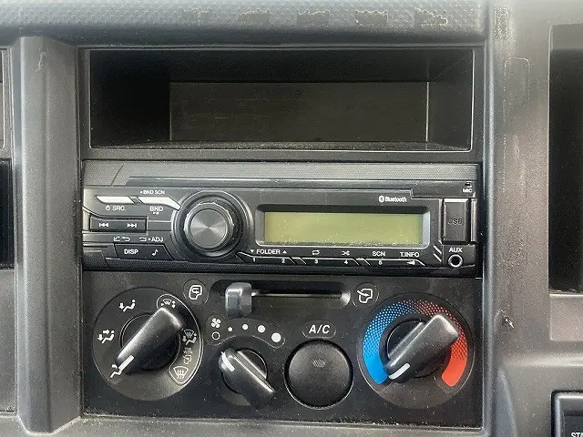 いすゞ エルフ 2RG-NJR88A(2WD)の写真21