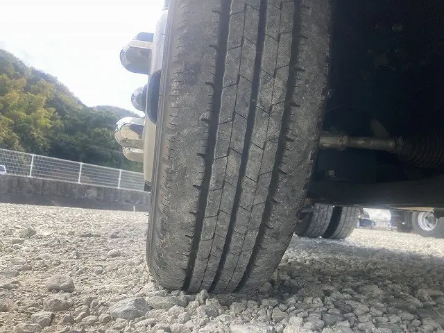 いすゞ エルフ 2RG-NJR88A(2WD)の写真30