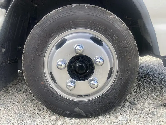 いすゞ エルフ 2RG-NJR88A(2WD)の写真31