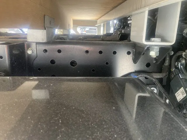 いすゞ エルフ 2RG-NJR88A(2WD)の写真32