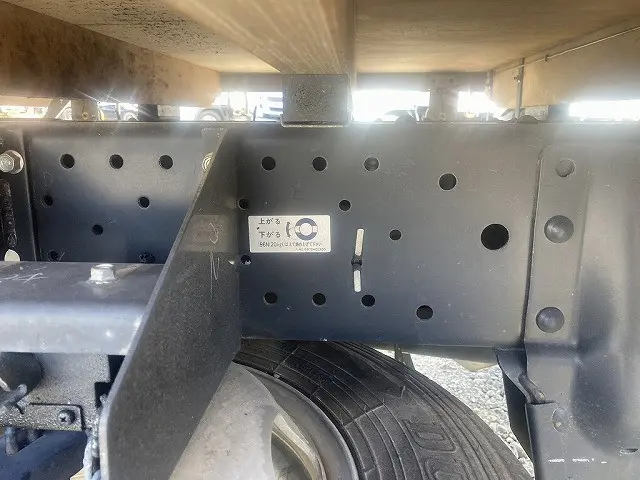 いすゞ エルフ 2RG-NJR88A(2WD)の写真39