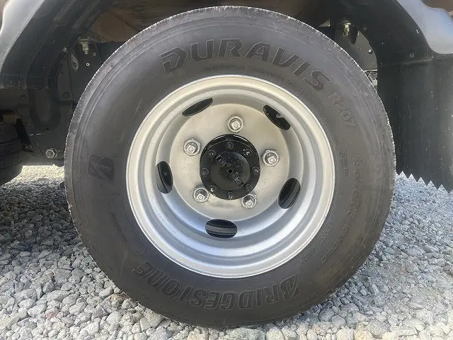 いすゞ エルフ 2RG-NJR88A(2WD)の写真42