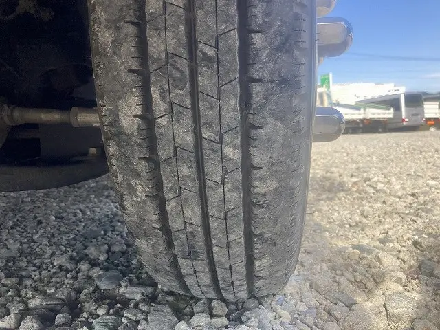 いすゞ エルフ 2RG-NJR88A(2WD)の写真45