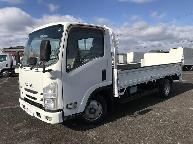 いすゞ エルフ TRG-NLR85AR(2WD)の写真1