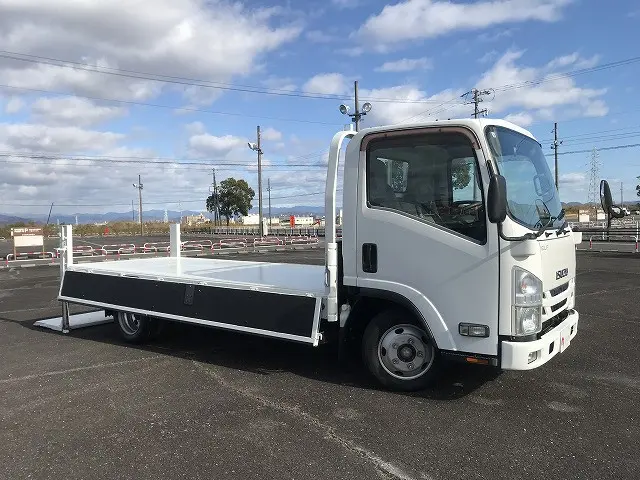 いすゞ エルフ TRG-NLR85AR(2WD)の写真10