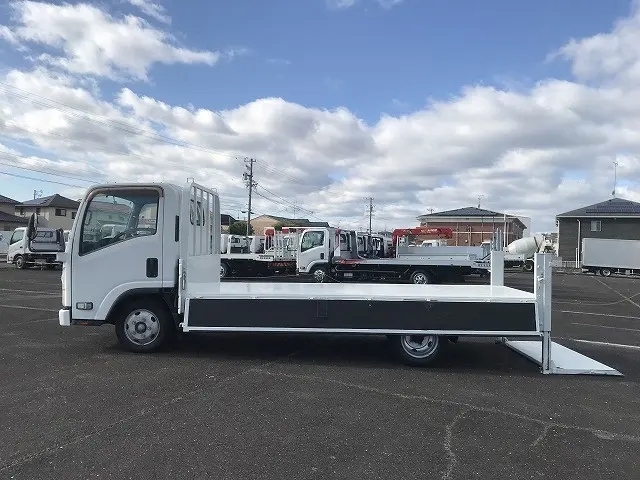 いすゞ エルフ TRG-NLR85AR(2WD)の写真14