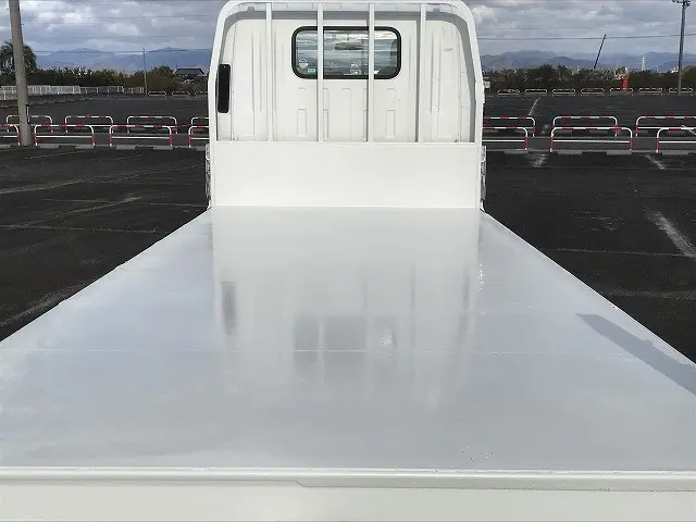 いすゞ エルフ TRG-NLR85AR(2WD)の写真16