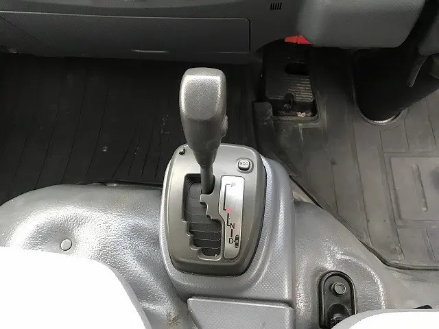 いすゞ エルフ TRG-NLR85AR(2WD)の写真28