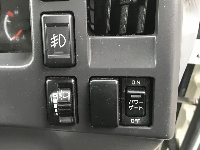 いすゞ エルフ TRG-NLR85AR(2WD)の写真33
