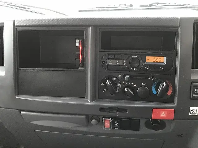 いすゞ エルフ TRG-NLR85AR(2WD)の写真35