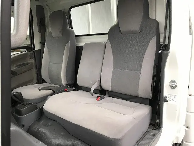 いすゞ エルフ TRG-NLR85AR(2WD)の写真37