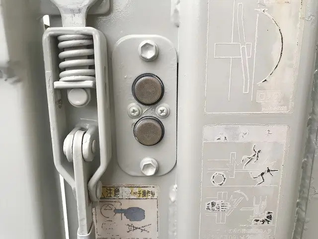 いすゞ エルフ TRG-NLR85AR(2WD)の写真44