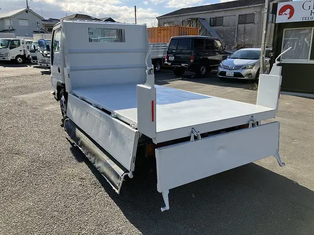 いすゞ エルフ TKG-NKR85AN(2WD)の写真13