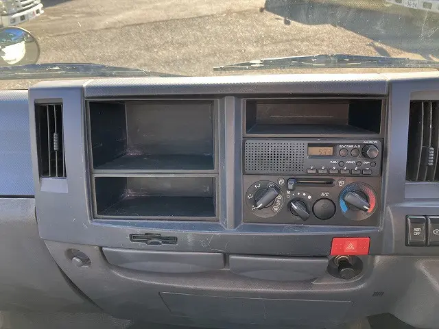 いすゞ エルフ TKG-NKR85AN(2WD)の写真43