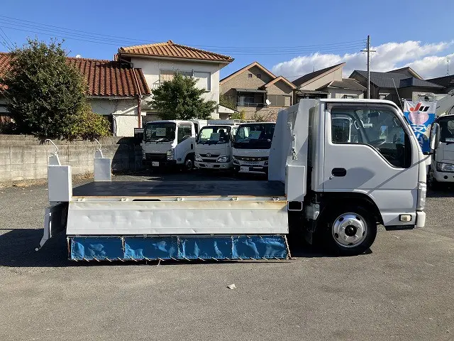 いすゞ エルフ TPG-NKR85AD(2WD)の写真12