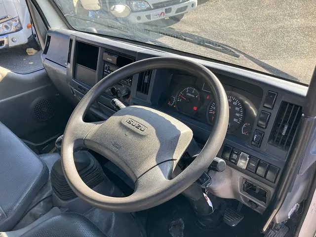 いすゞ エルフ TPG-NKR85AD(2WD)の写真38