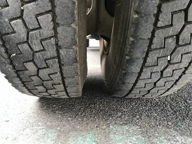 いすゞ フォワード PKG-FRR90S2(2WD)の写真32