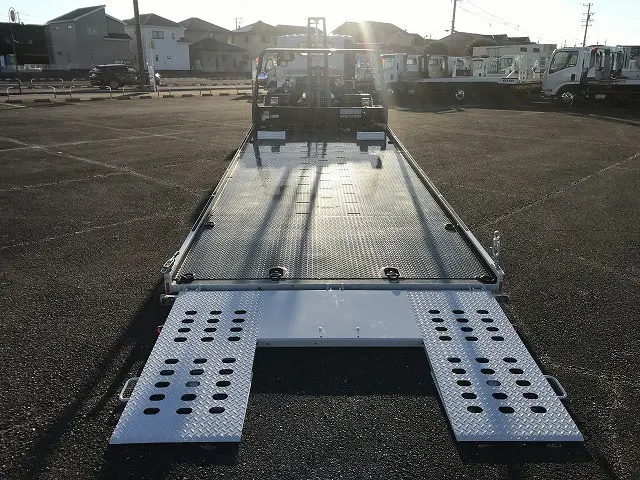 いすゞ エルフ 2RG-NPR88AM(2WD)の写真7