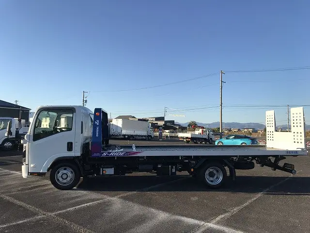 いすゞ エルフ 2RG-NPR88AM(2WD)の写真12