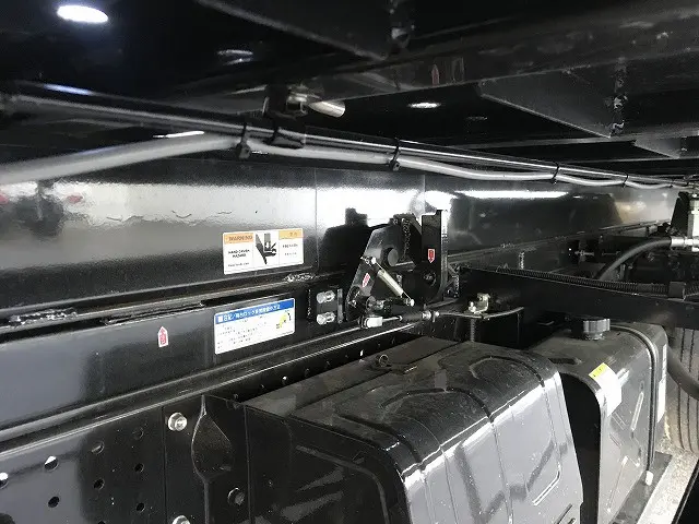 いすゞ エルフ 2RG-NPR88AM(2WD)の写真31