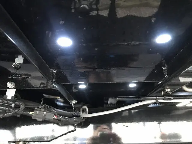 いすゞ エルフ 2RG-NPR88AM(2WD)の写真32