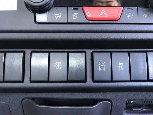 いすゞ エルフ 2RG-NPR88AM(2WD)の写真41