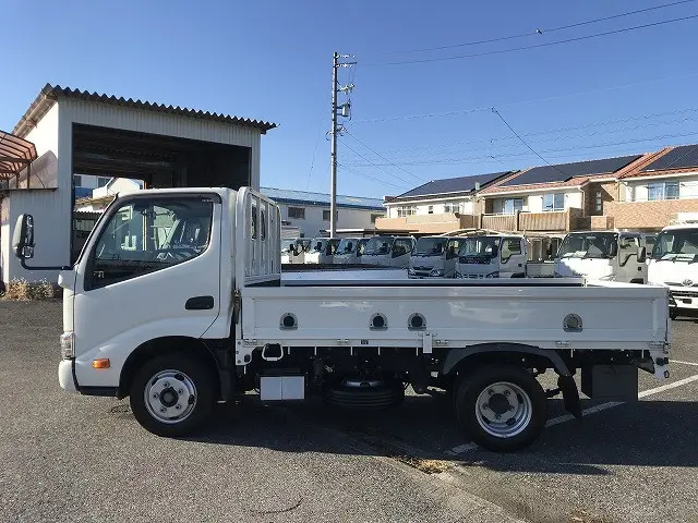日野 デュトロ 2RG-XZC605M(2WD)の写真4