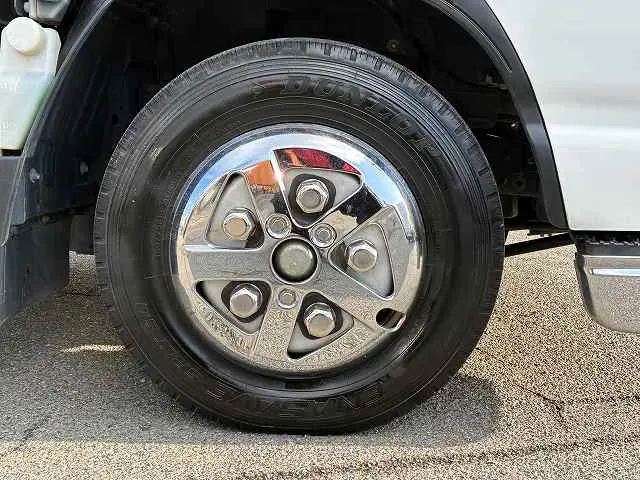 いすゞ エルフ TRG-NJR85A(2WD)の写真25