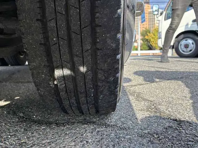 いすゞ エルフ TRG-NJR85A(2WD)の写真29