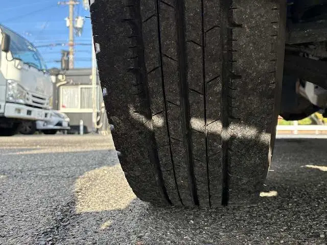 いすゞ エルフ TRG-NJR85A(2WD)の写真33