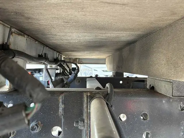 いすゞ エルフ TRG-NJR85A(2WD)の写真34