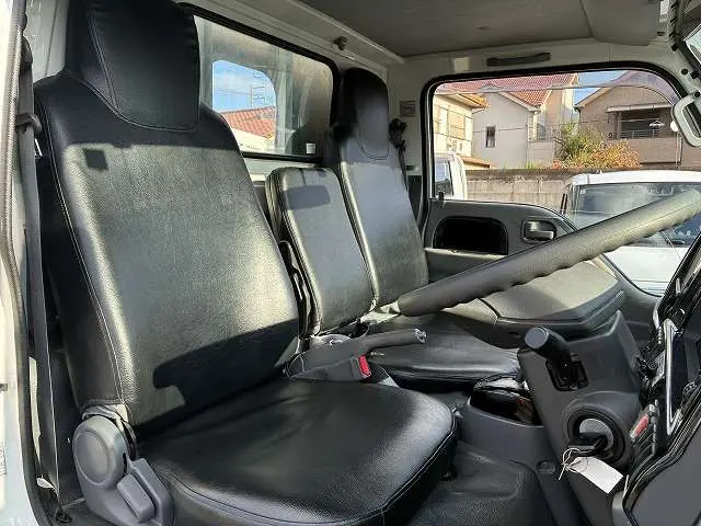 いすゞ エルフ TRG-NJR85A(2WD)の写真39