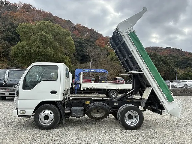 いすゞ エルフ TKG-NJR85AN(2WD)の写真4