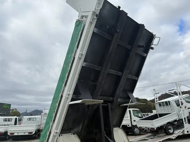 いすゞ エルフ TKG-NJR85AN(2WD)の写真16