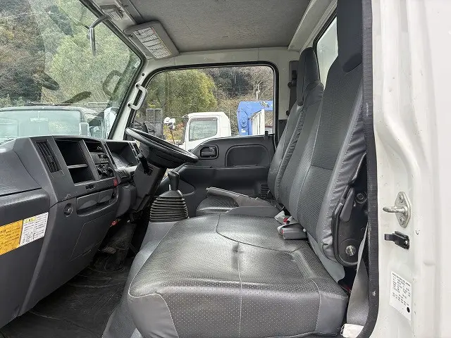 いすゞ エルフ TKG-NJR85AN(2WD)の写真29