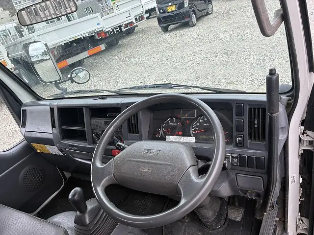 いすゞ エルフ TKG-NJR85AN(2WD)の写真32