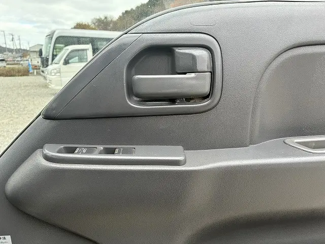 いすゞ エルフ TKG-NJR85AN(2WD)の写真37